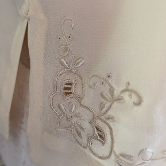 Vintage off White Open Work Hand Embroidered Asian Blouse - Picture 7 of 10